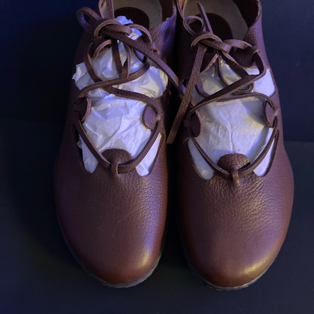 Chic Brown Leather Flats for Women
